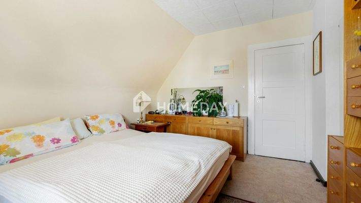 1. OG Schlafzimmer 2