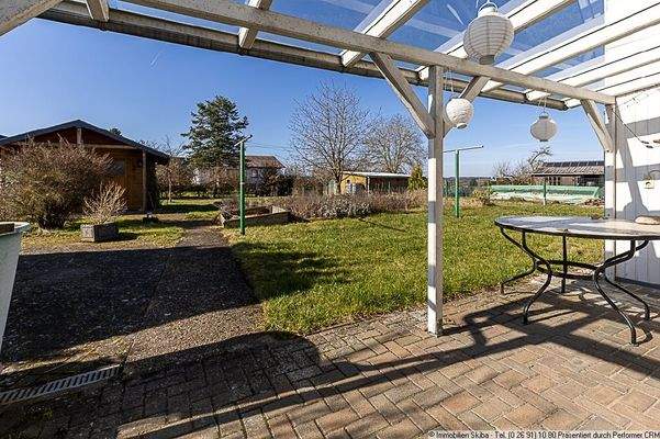 überdachte Außensitzecke