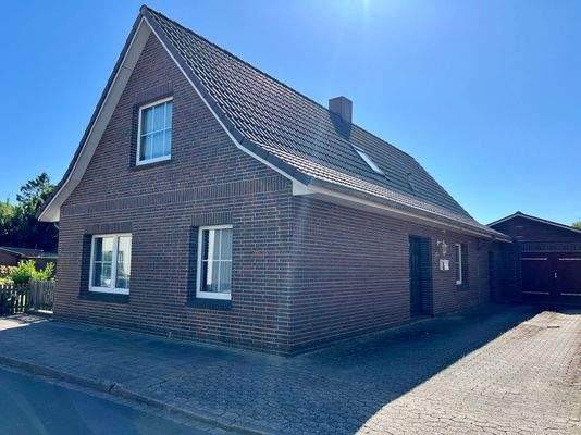 Ansicht mit Auffahrt