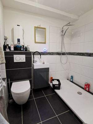 Bad m. ebenerdiger Dusche