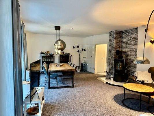 Wohn-/ Esszimmer Ansicht 1