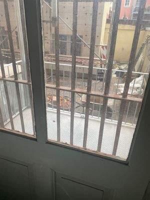 hofseitiger Zugang zum Balkon- aktuell noch nicht 