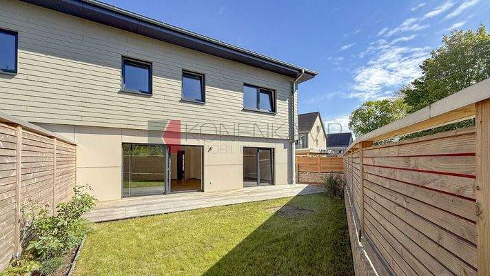 Garten & Terrasse nach Süden