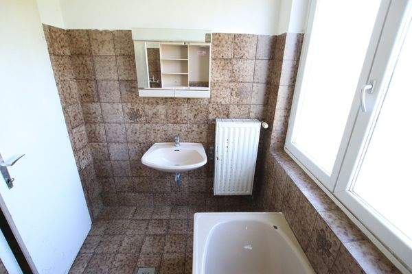 Wohn- und Geschäftshaus in Keutschach-Höflein mit 1.892m² Grundstück und 3 XXL-Garagen Nähe Rauschelesee mit vielen Verwendungsmöglichkeiten!