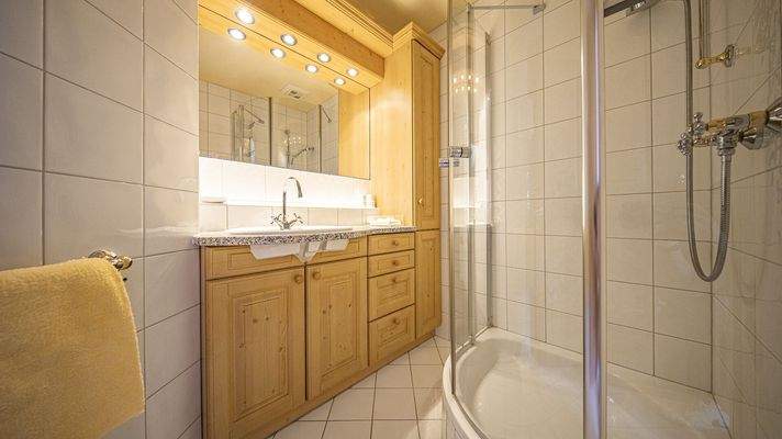 KITZIMMO-Großzügige Wohnung mit schönem Ausblick in Zentrumslage - Immobilien Kitzbühel.