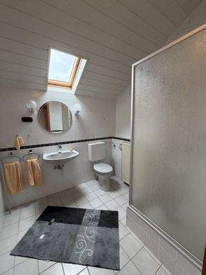Duschbad im Dachgeschoss