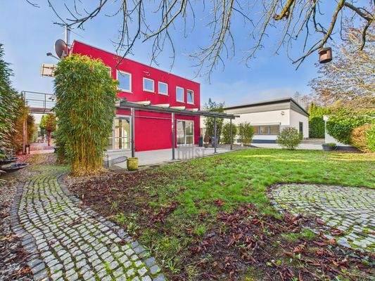 Außenansicht Haus Terrasse