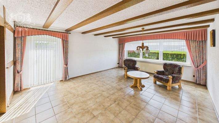 CAM01984G0-PR0471-STILL004