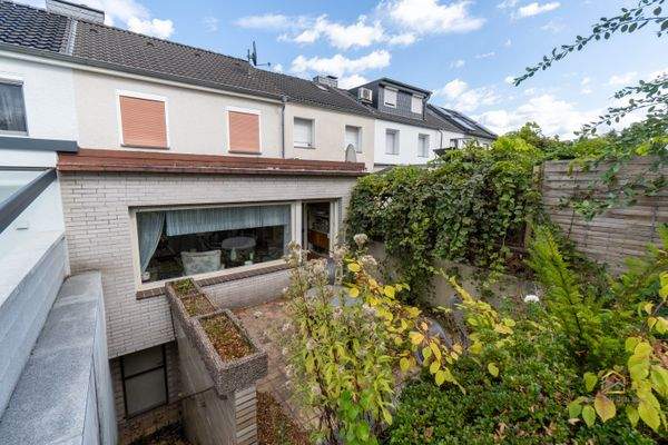 Hausansicht - Gartenseite 