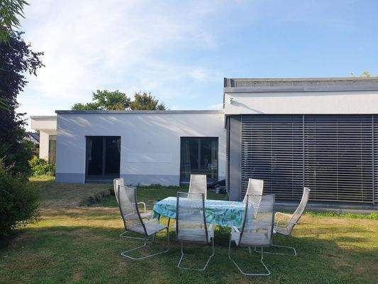 Teilansicht Garten u. Haus  (7)