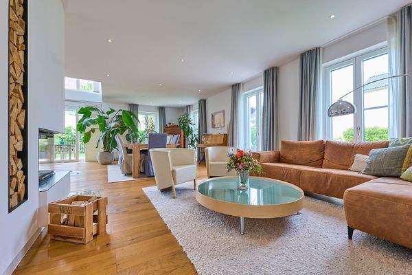 Wohnbereich mit Blick zur Westterrasse