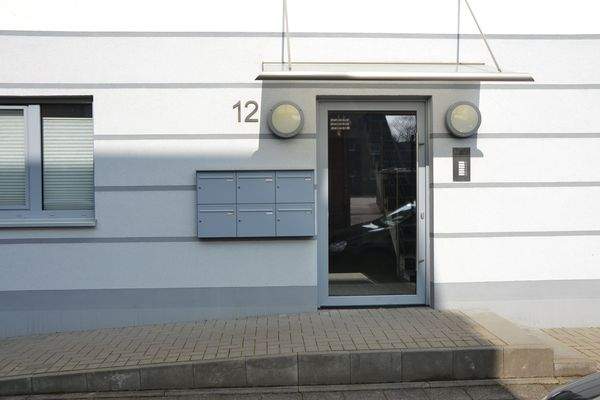 Hauseingang. stufenlos.JPG