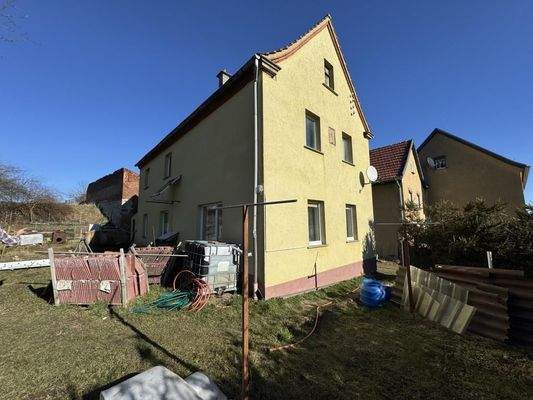 seitliche Hausansicht