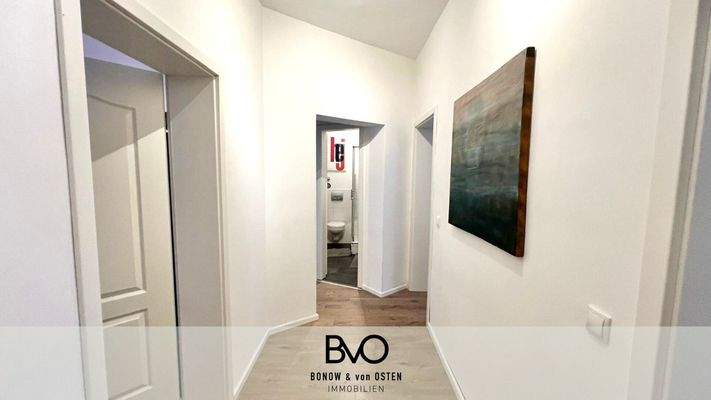 Wohnungsflur mit großzügigem Schnitt