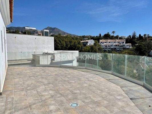 Well-Located Luxury Villas in Benalmadena Costa del Sol