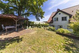 Garten hinterm Haus