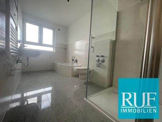 Tageslichtbad Maisonette