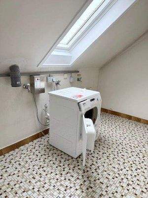 Sehr gepflegter Gemeinschaftswaschraum im DG