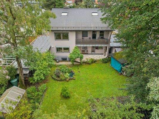 Hausansicht vom Garten 