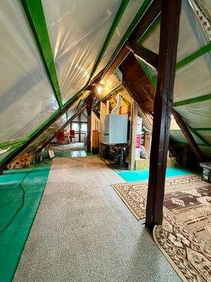 Dachboden mit Therme