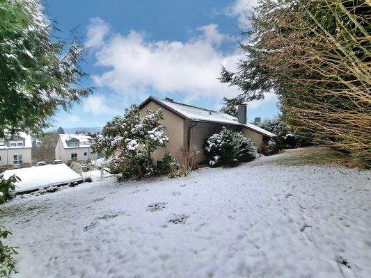 Weitläufiger Garten - Rückansicht