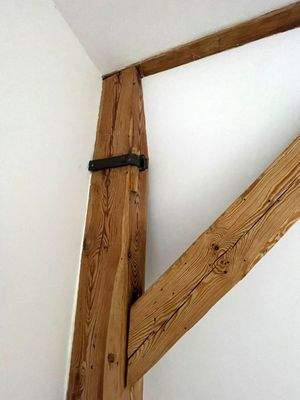 gut erhaltenes Dachgebälk