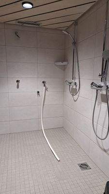 Duschbereich Schwimmbad