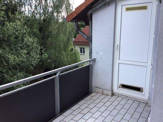 Balkon mit Baumansicht