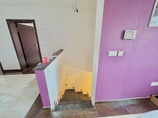 Wohnung 2 -Innentreppe zur Wohnebene 2