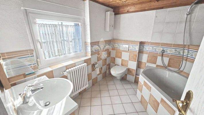 Badezimmer DG-Wohnung