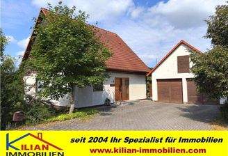 Einfamilienhaus und Doppelgarage