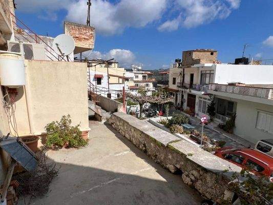 Kreta, Kritsa: Großes Gebäude im Dorfzentrum, ideal für gewerbliche und Wohnnutzung