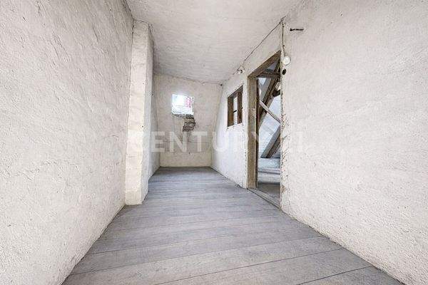 Raum Dachgeschoss Rechts R1_2