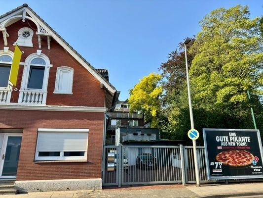 Zufahrt rechts