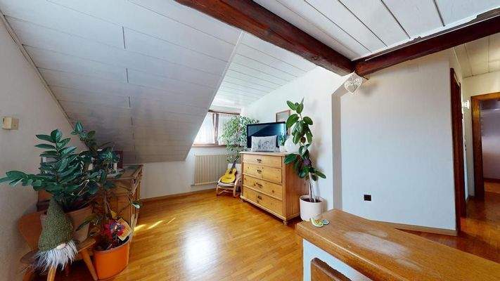 Leifers-Laives-4-Zimmer-Wohnung-quadrilocale-Leifers-Zentrum-Laives-Centro-mit-Garten-con-giardino-zwei-Stöcke-due-piani-Balkon-balcone-Bozen-Umgebung-bolzano-verkaufen-vendesi