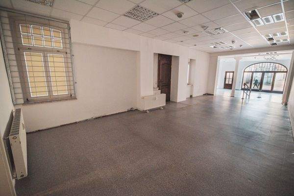 obere Verkaufsfläche