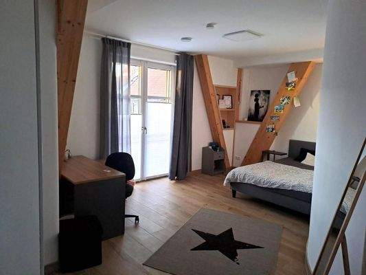 Kinder-/Schlafzimmer