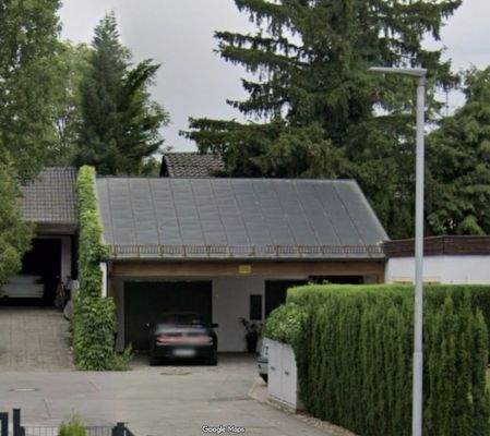 Zufahrt z. Grundstück -Carport