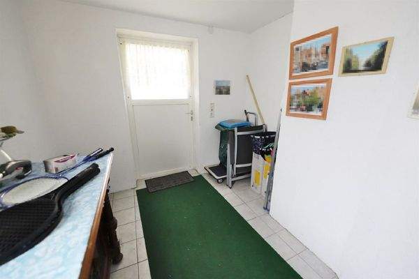 Abstellraum mit Ausgang zum Garten (EG 1)