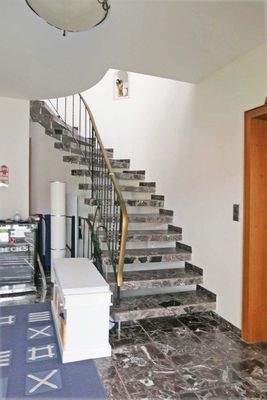 Treppe zum Dachgeschoss