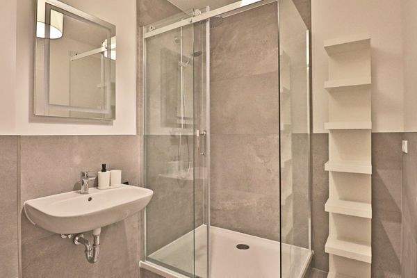 Duschbad im Hochparterre 