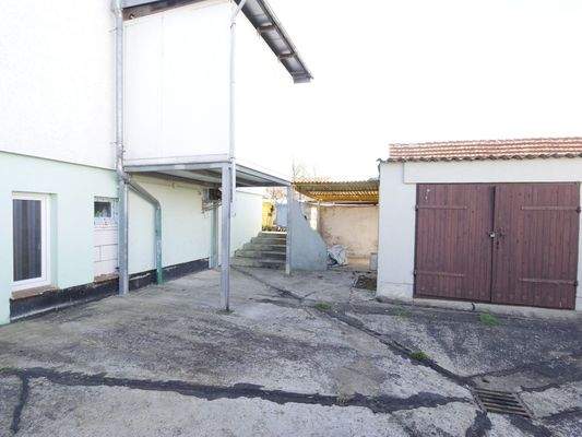 Grundstück mit Garage