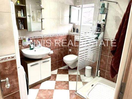  1.OG - Badzimmer mit Dusche