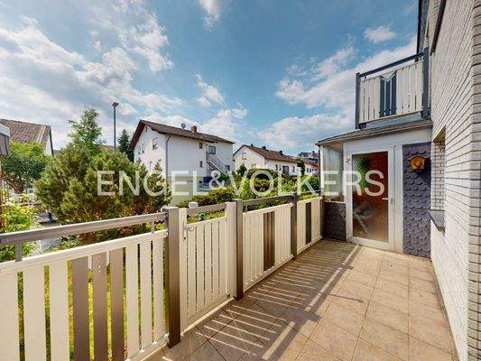 Frontgelegene Terrasse