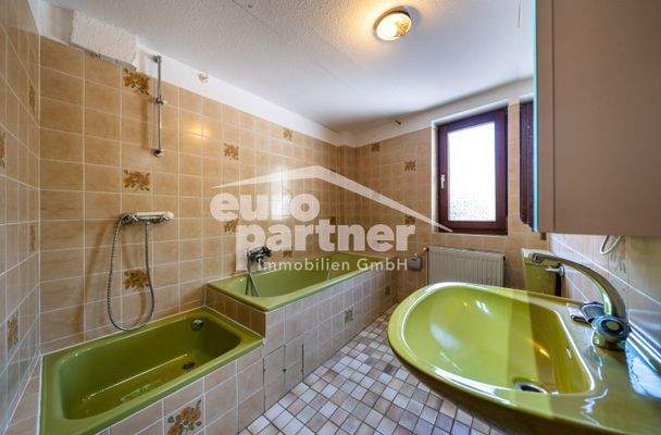 Badezimmer (Wohnung 2.OG)