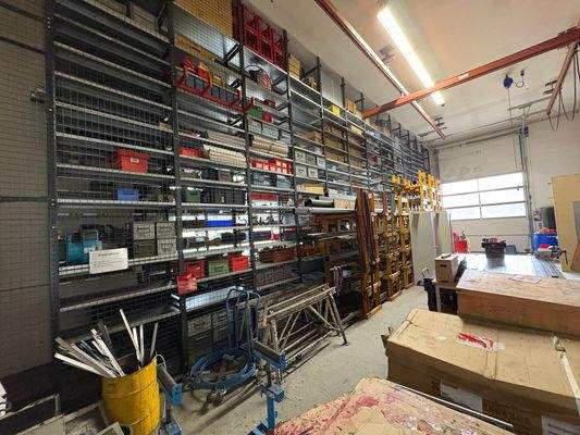 Halle mit Produktions-/Lagerfläche