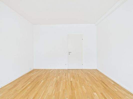 CAM04191G0-PR0076-STILL015