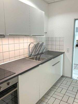 INFOS UNTER: 06171-586000