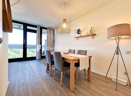 Lichtdurchflutet (KI-möbliert)