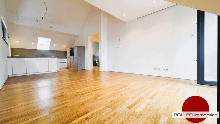 Helles Wohnzimmer mit Dachterrasse!